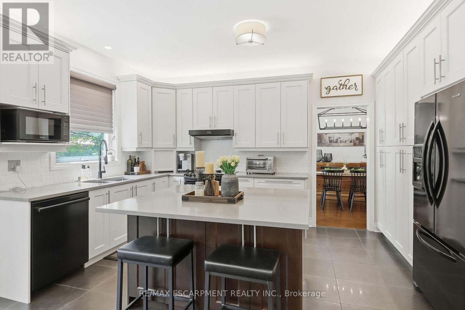 5347 JAMESON CRESCENT - 9