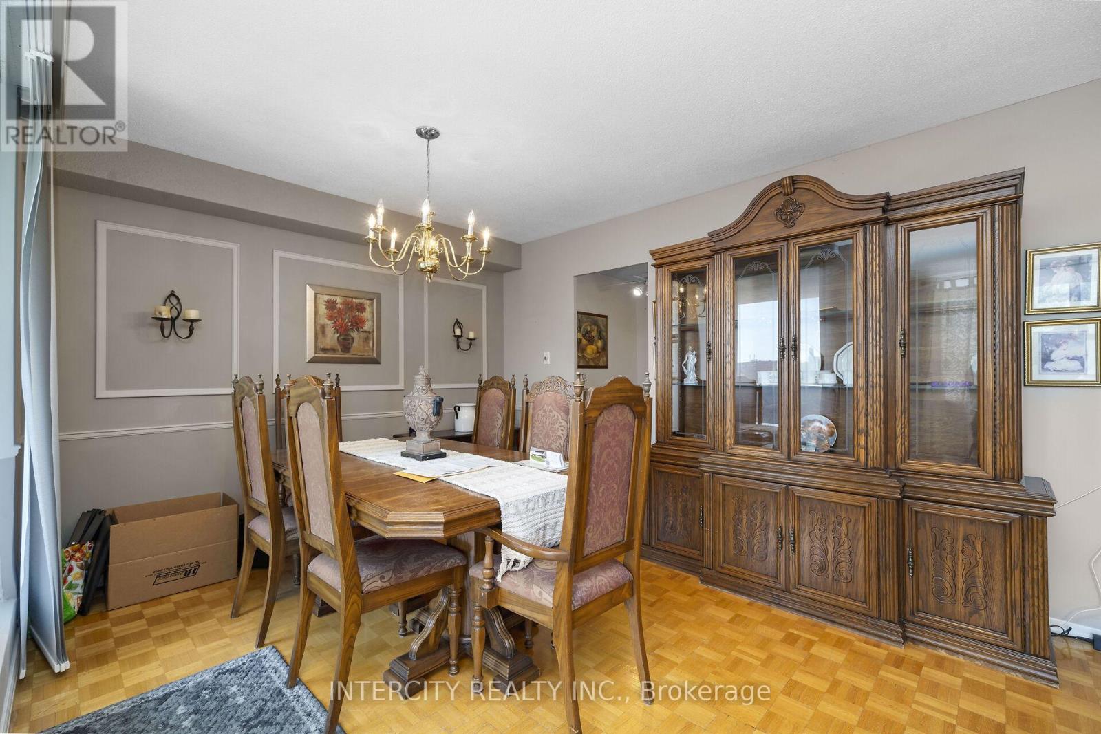 #302 2825 ISLINGTON AVENUE - 11
