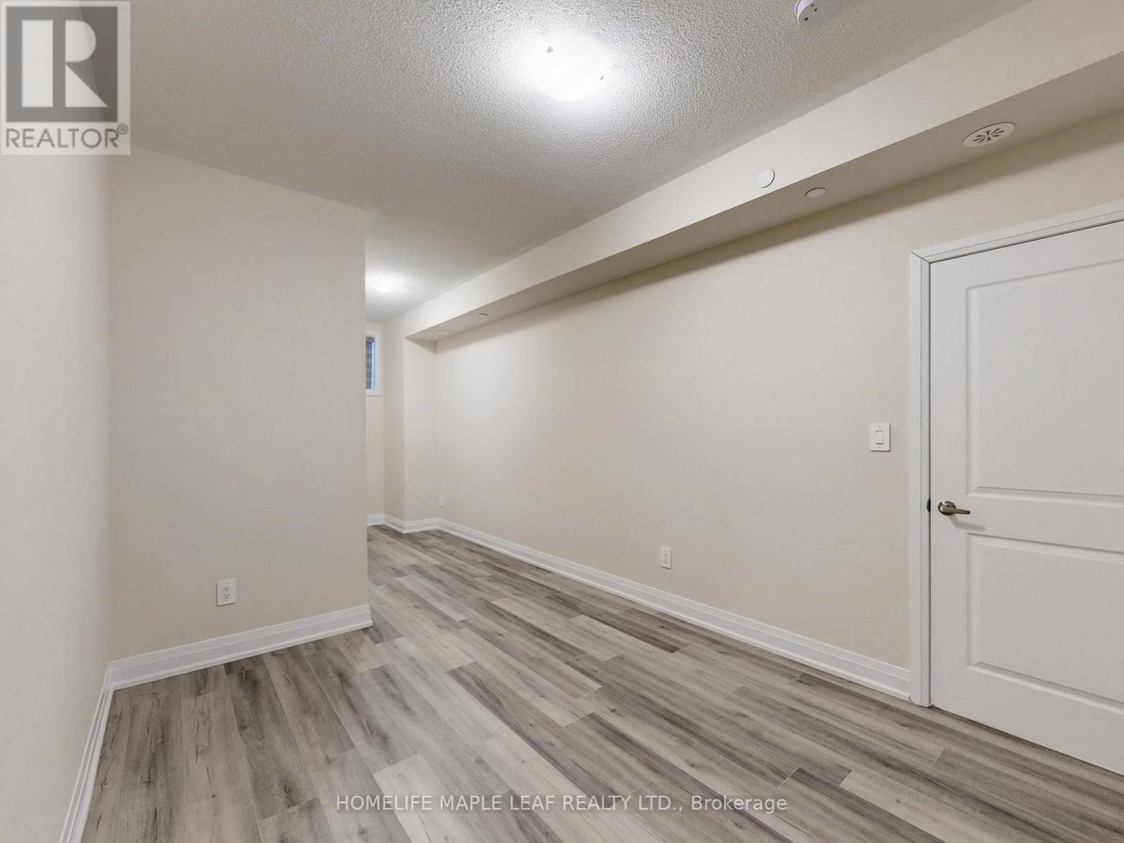 #124 1569 ROSE WAY - 17