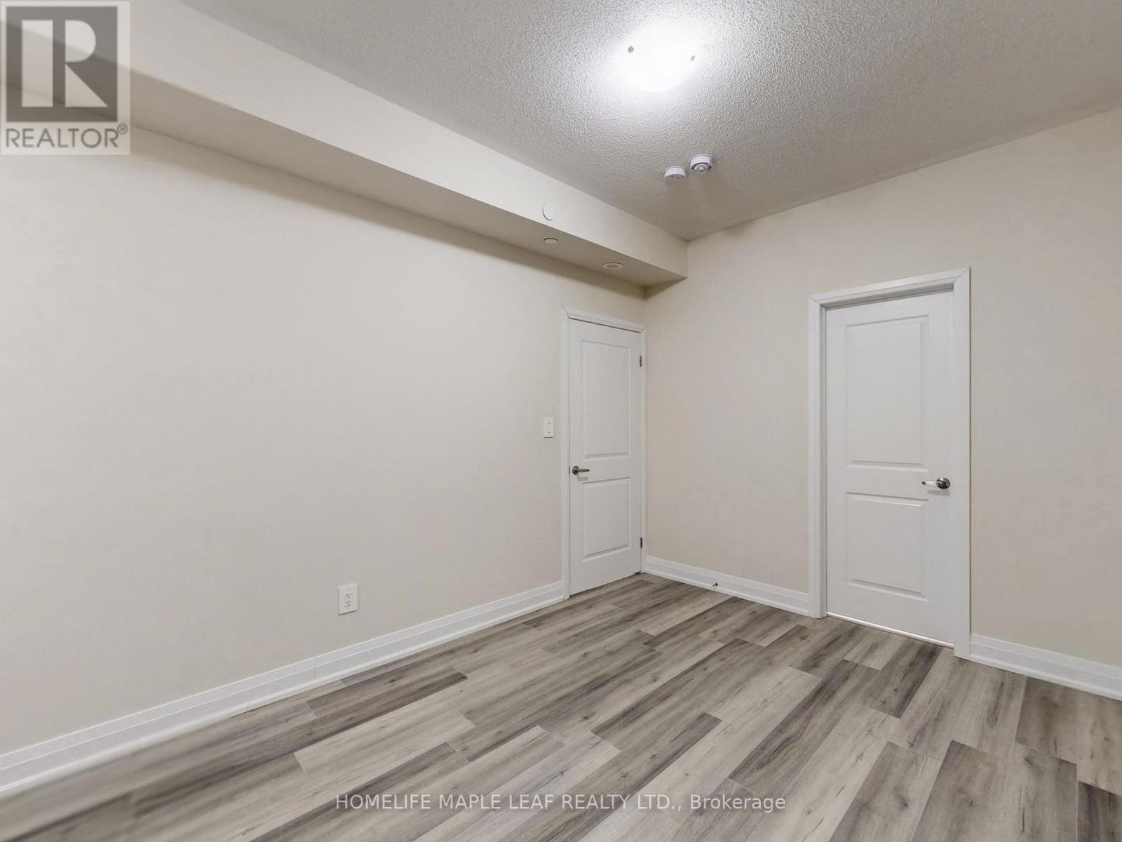 #124 1569 ROSE WAY - 18