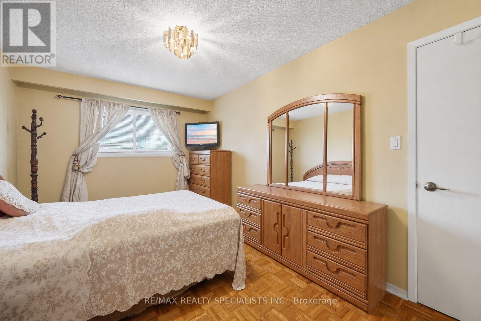2571 TRIDENT AVENUE - Image 12