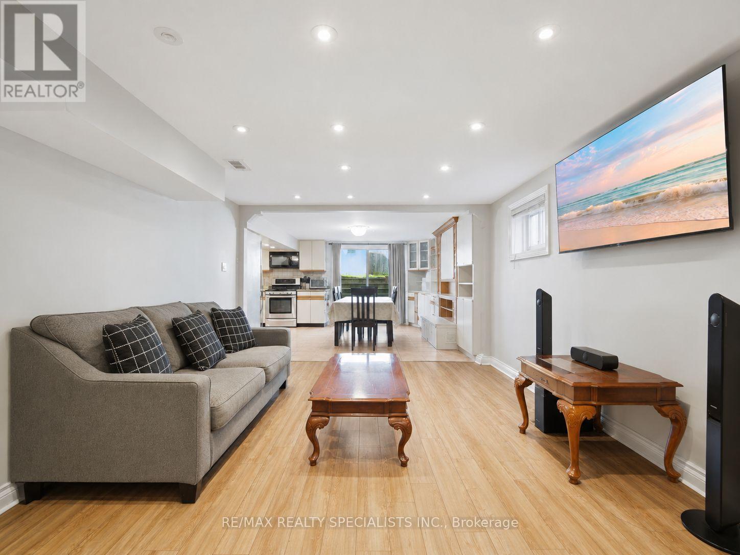 2571 TRIDENT AVENUE - Image 2