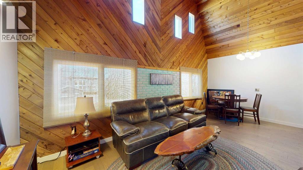 19 4 Street - 6