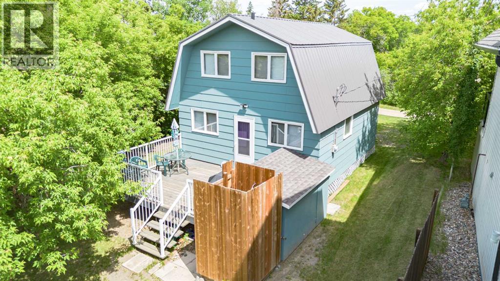 19 4 Street - 44