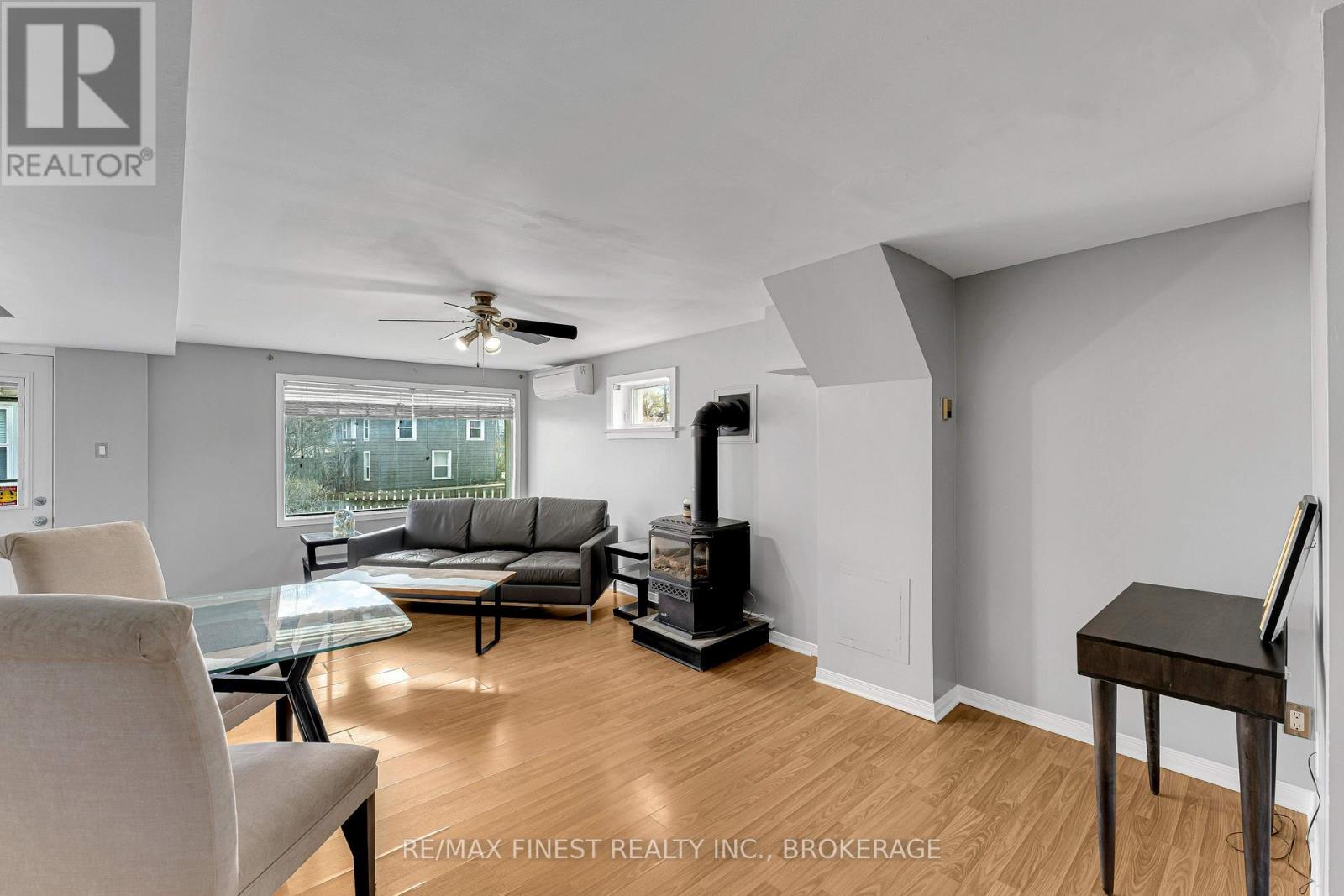 6 BAIDEN STREET - 28