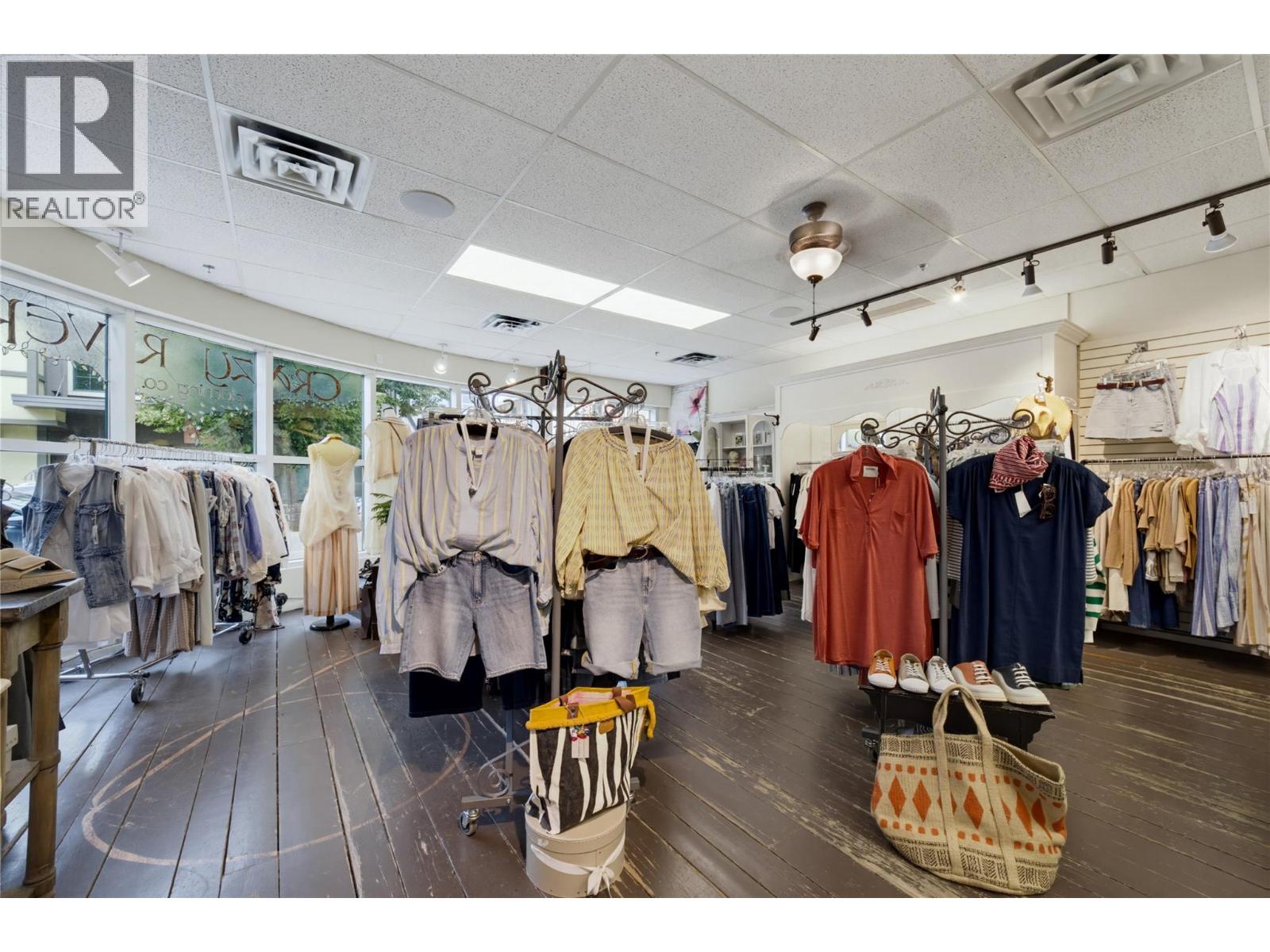  320 Alexander Street Northeast, Salmon Arm