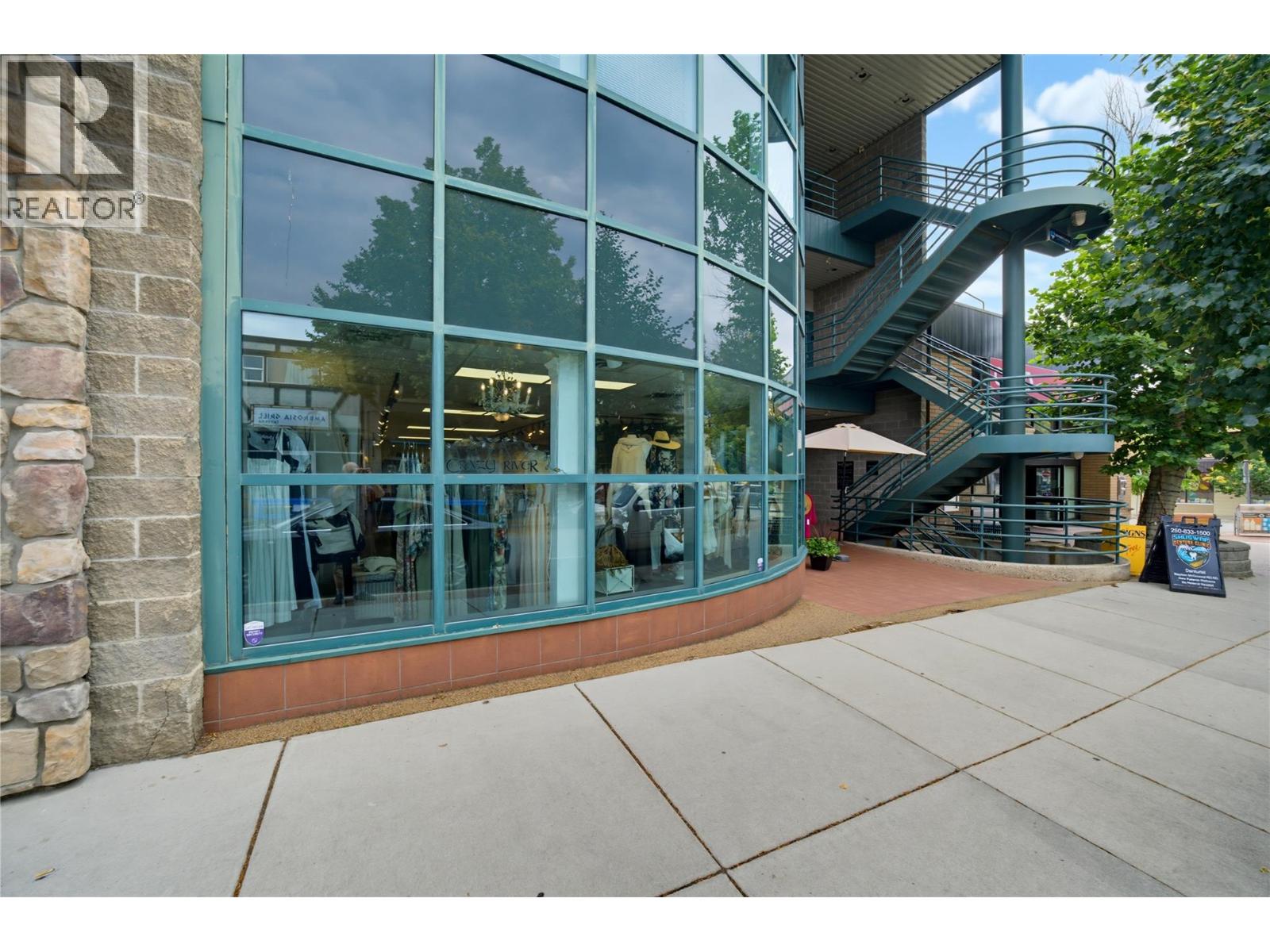  320 Alexander Street Northeast, Salmon Arm