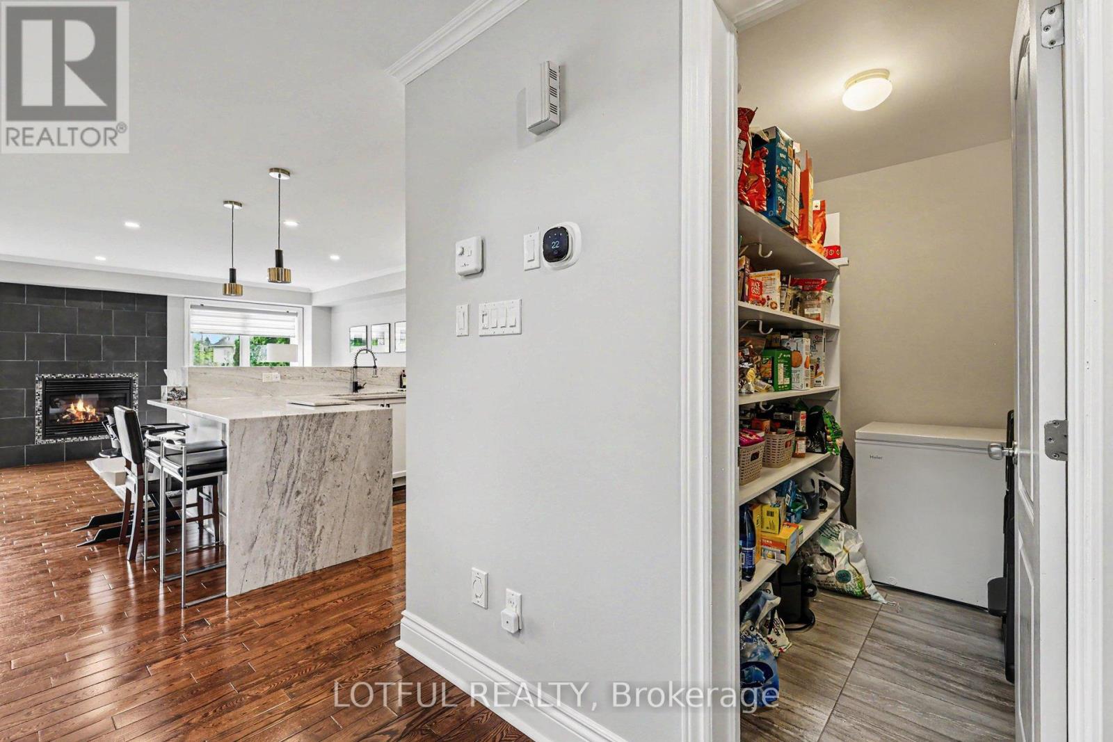 365 RIVERSEDGE CRESCENT - 11