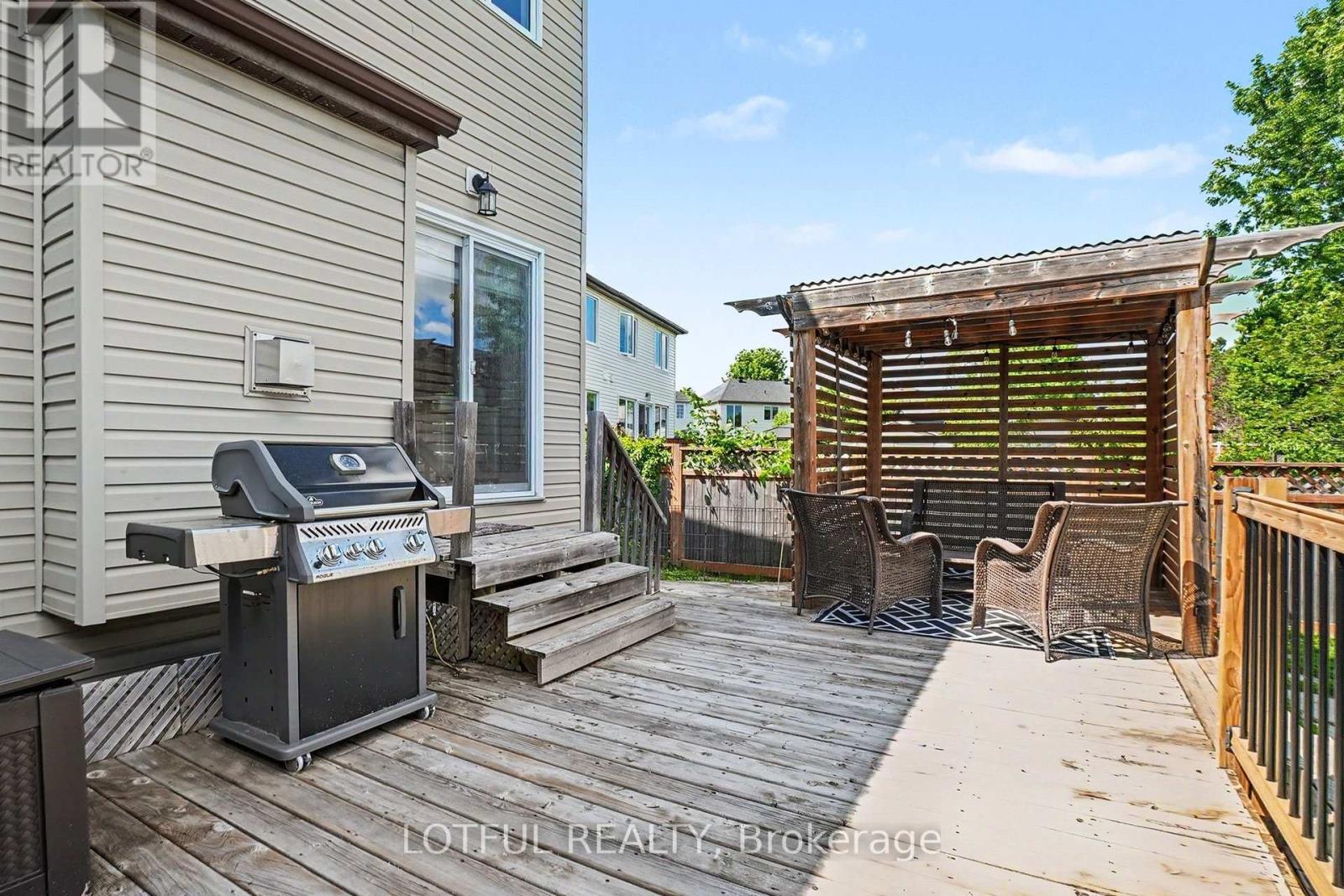 365 RIVERSEDGE CRESCENT - 27