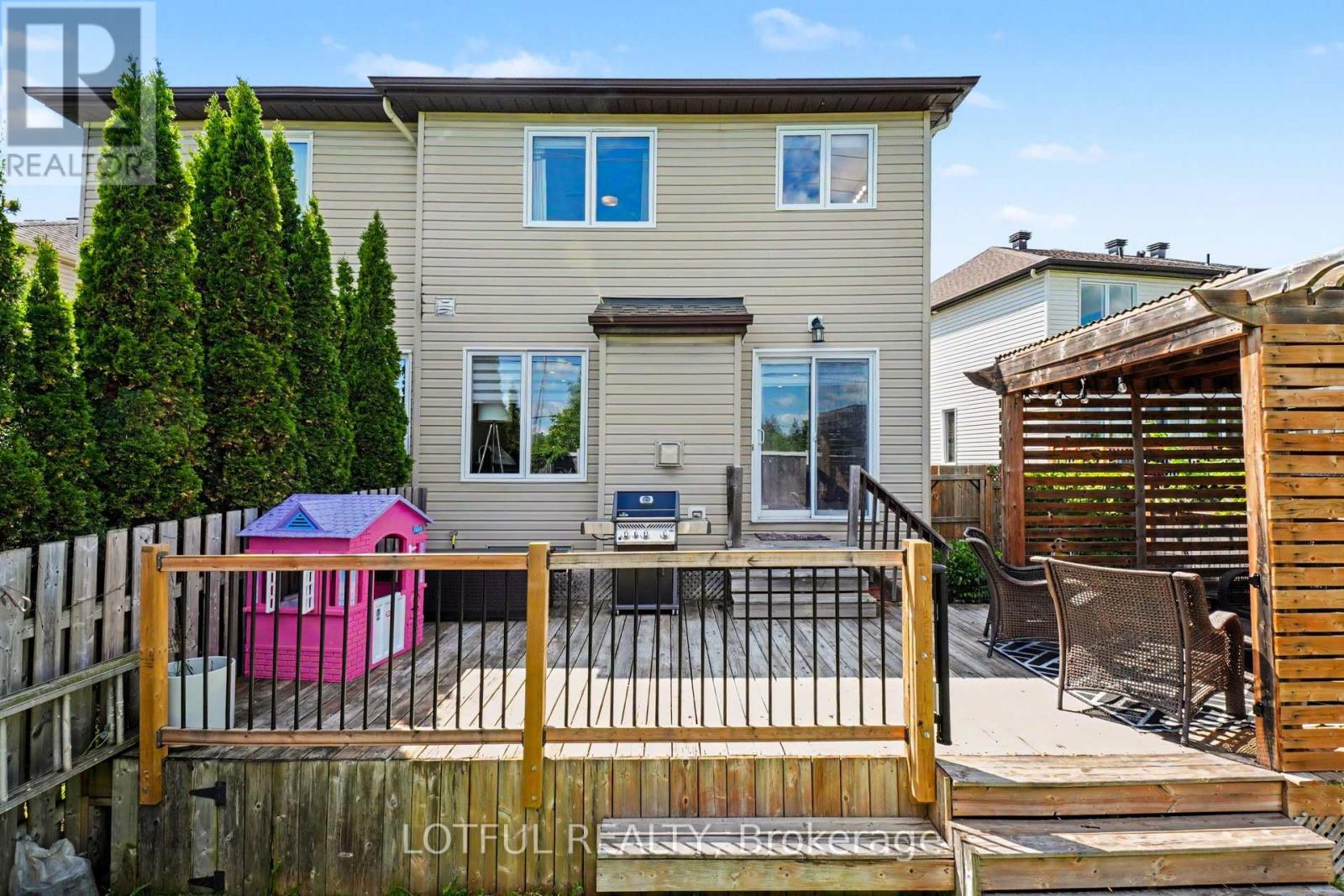 365 RIVERSEDGE CRESCENT - 28