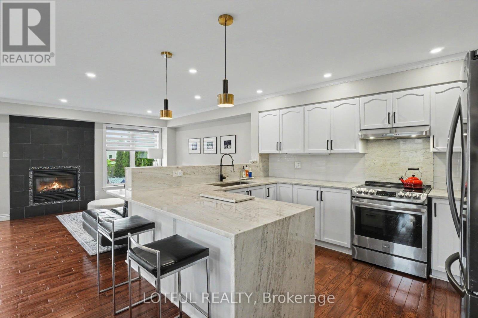 365 RIVERSEDGE CRESCENT - 8