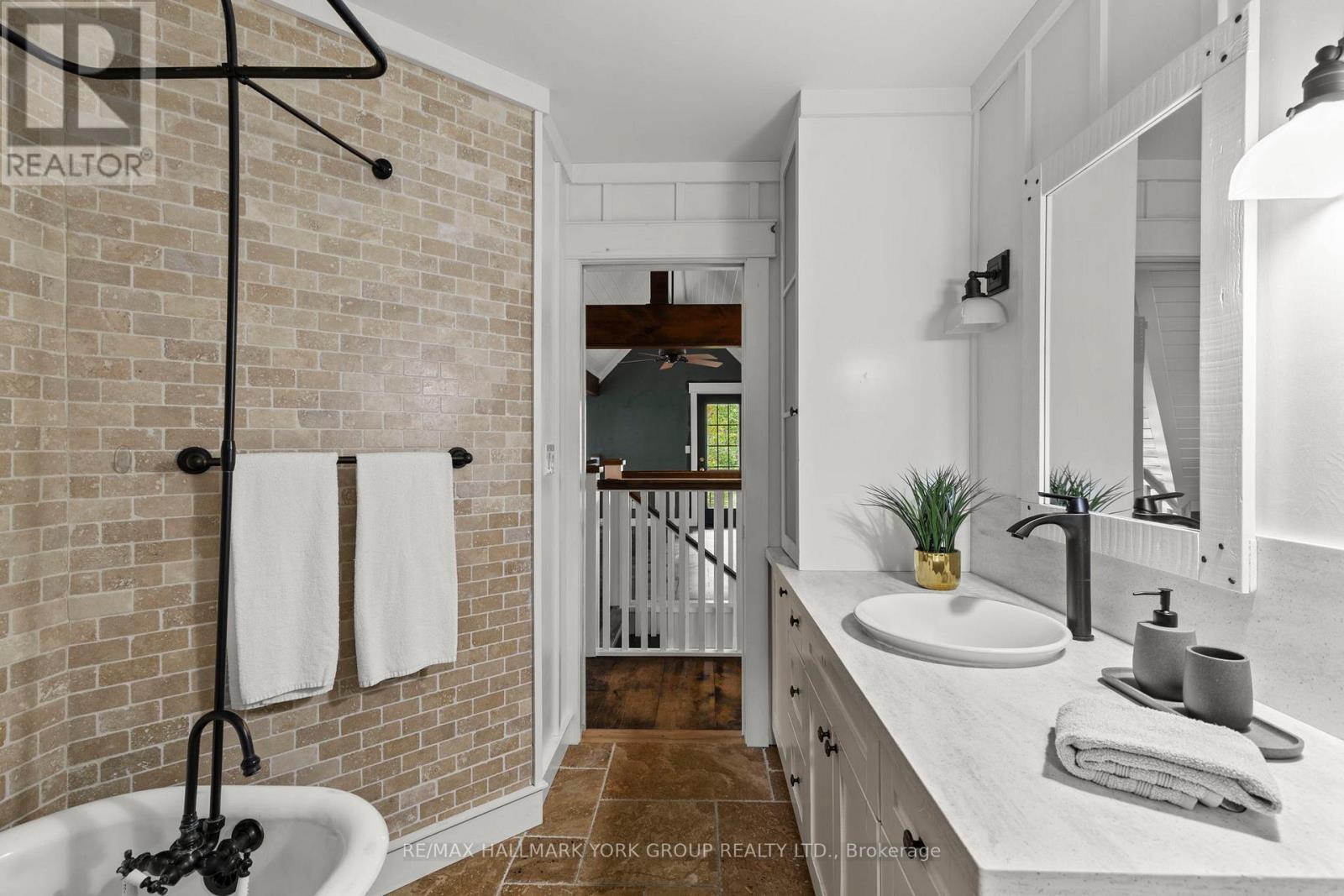 1628 MUSKOKA ROAD N - 25