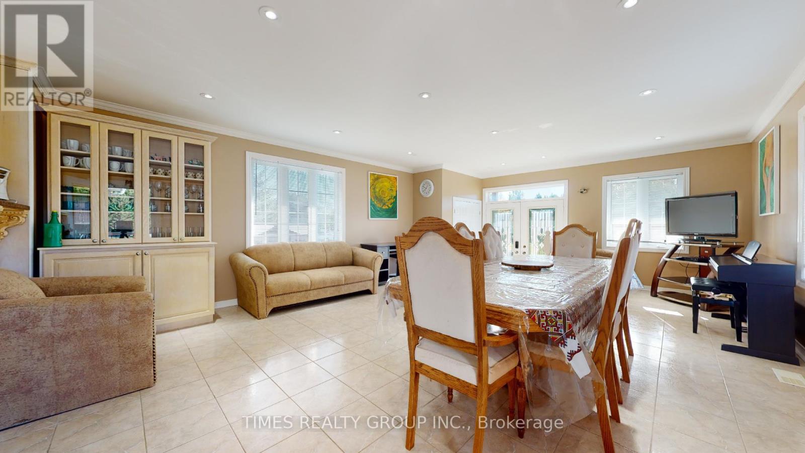 26 EVANS DRIVE - 10