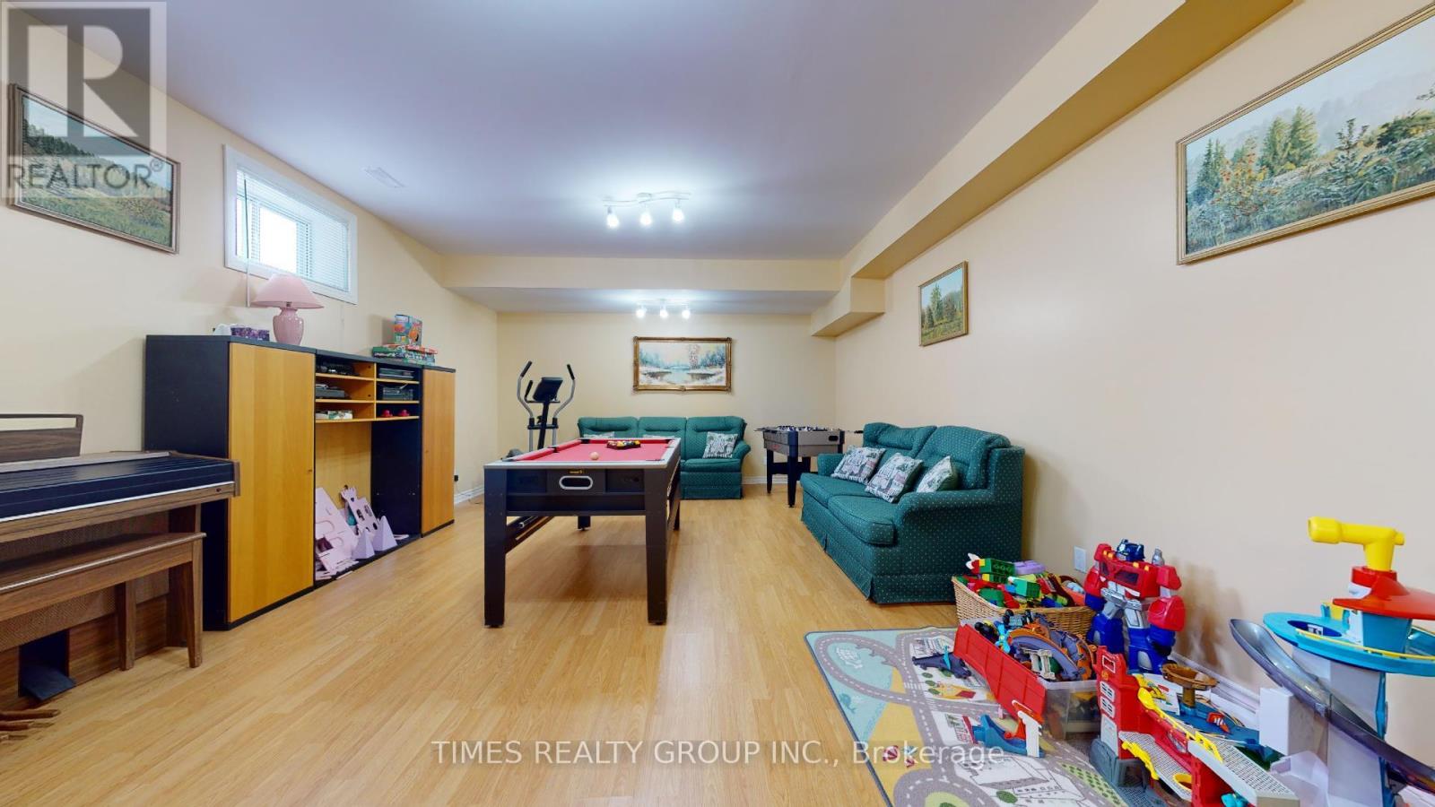 26 EVANS DRIVE - 31