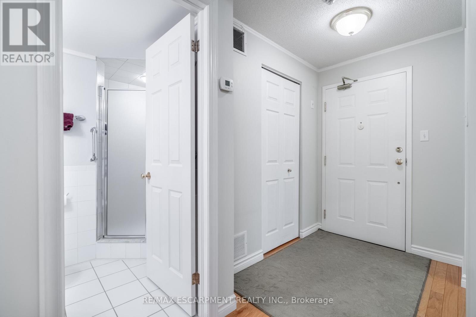 #306 970 GOLF LINKS ROAD - 11