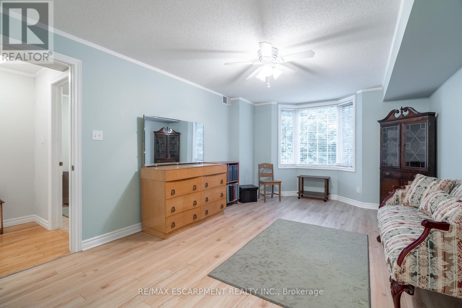 #306 970 GOLF LINKS ROAD - 28