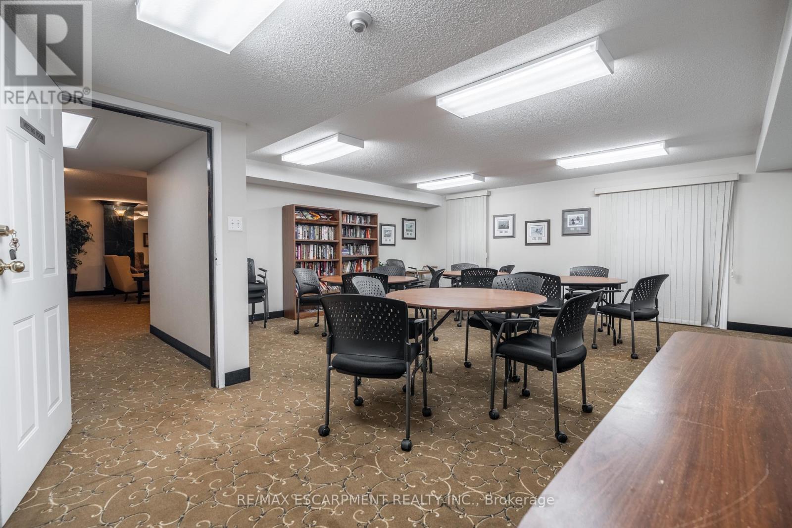 #306 970 GOLF LINKS ROAD - 4