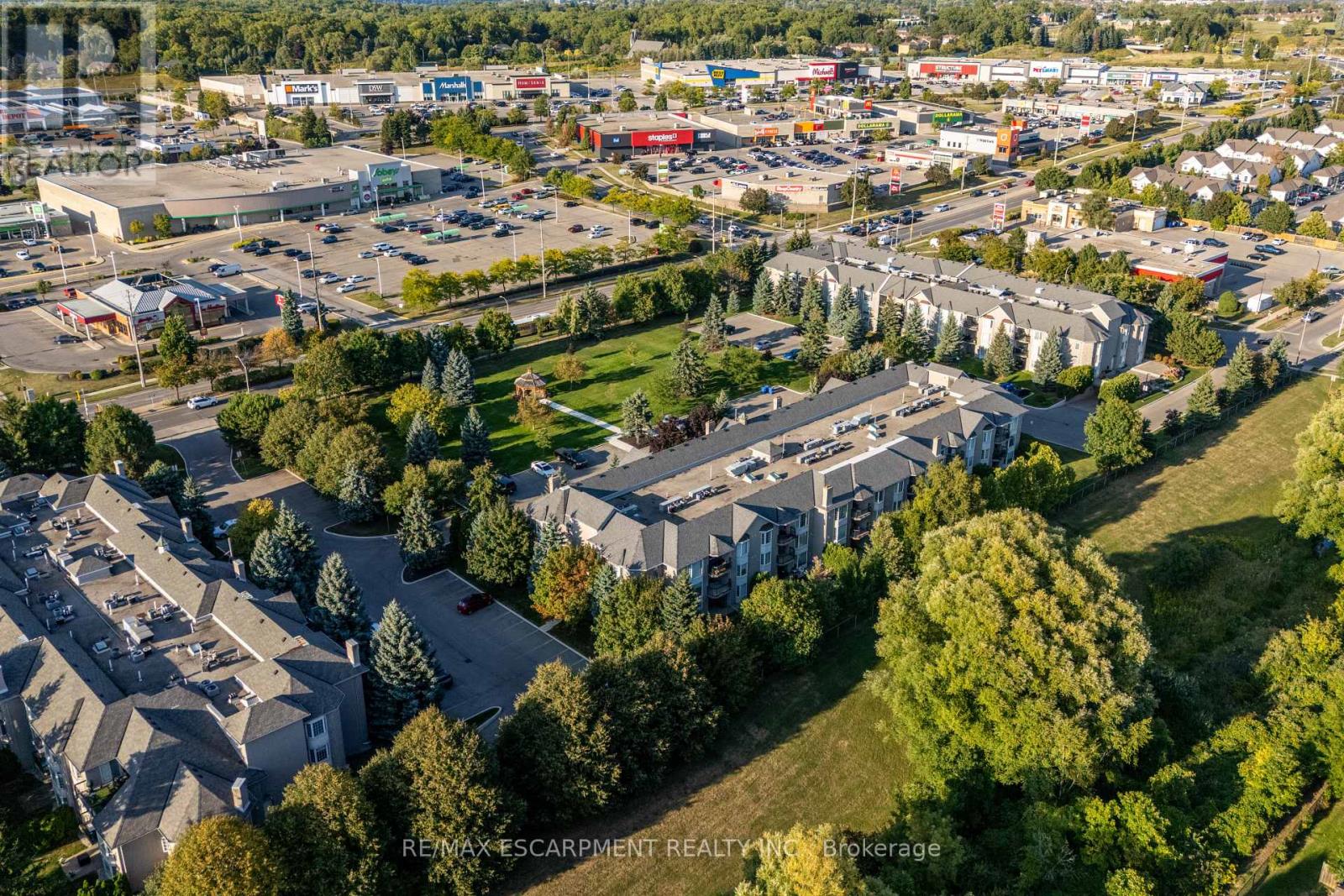 #306 970 GOLF LINKS ROAD - 43