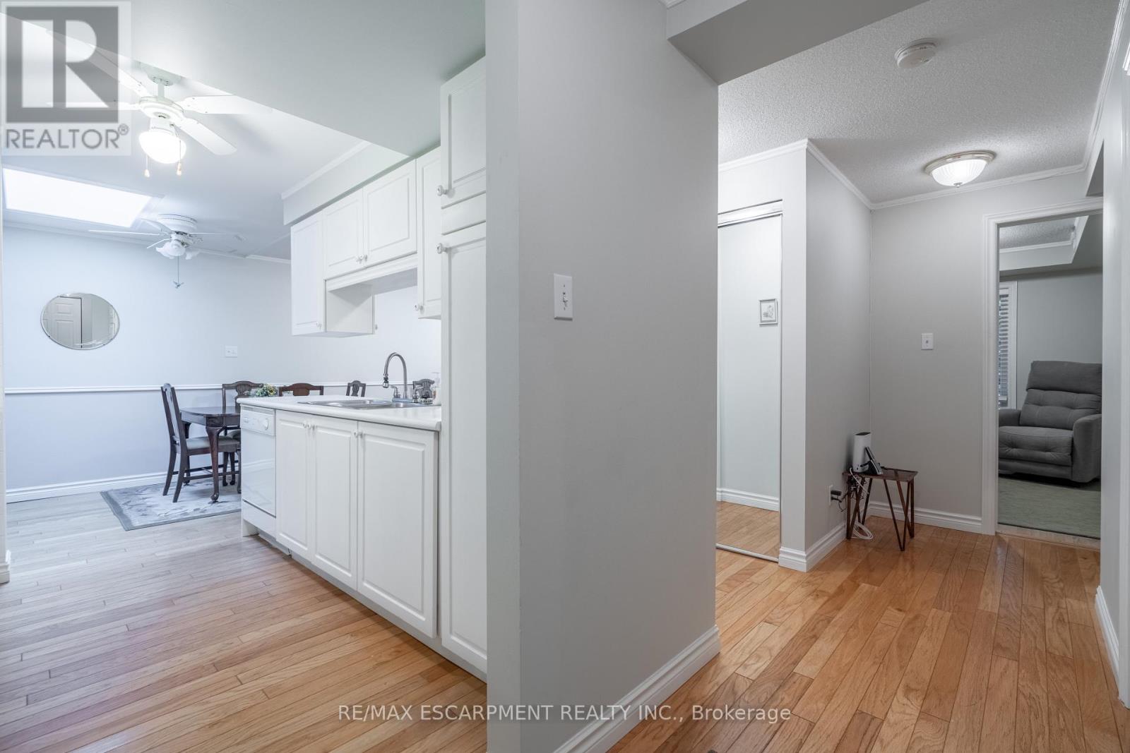 #306 970 GOLF LINKS ROAD - 9