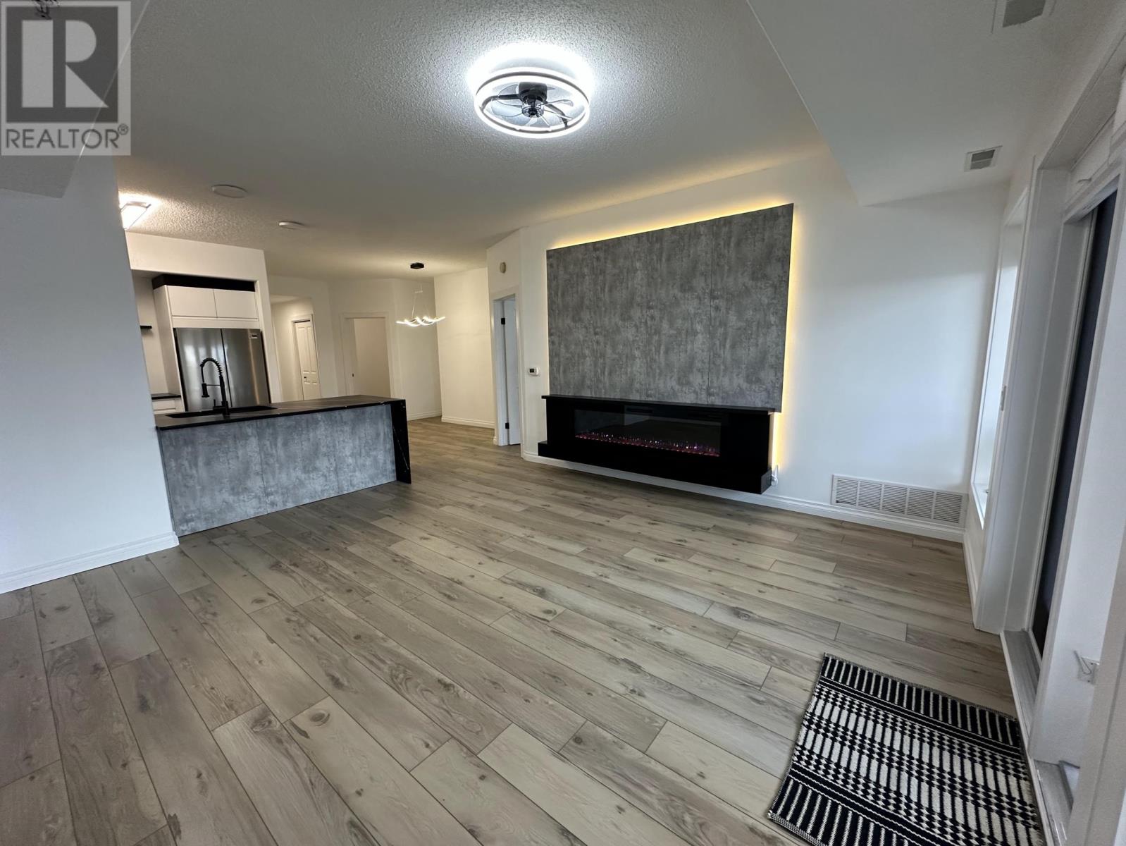 604 - 5 Bay Road - 12
