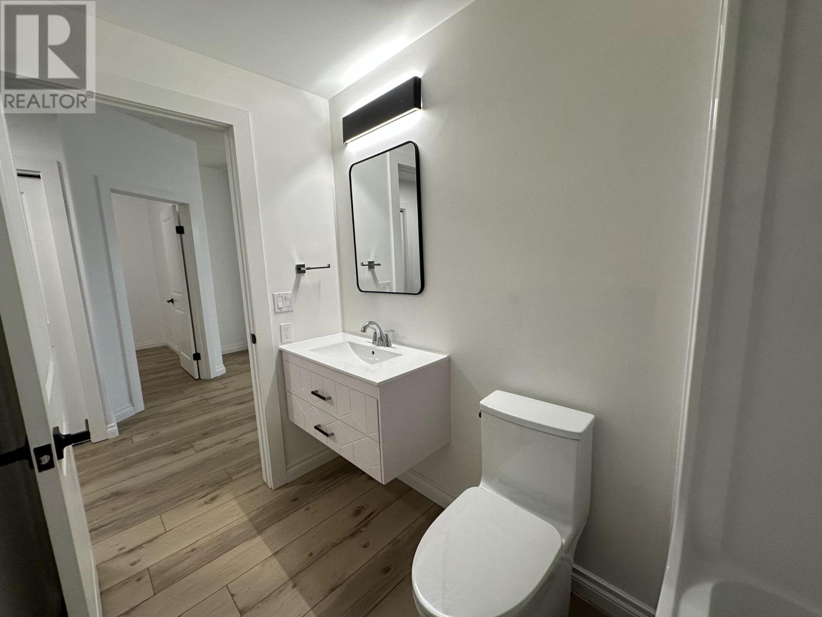 604 - 5 Bay Road - 6