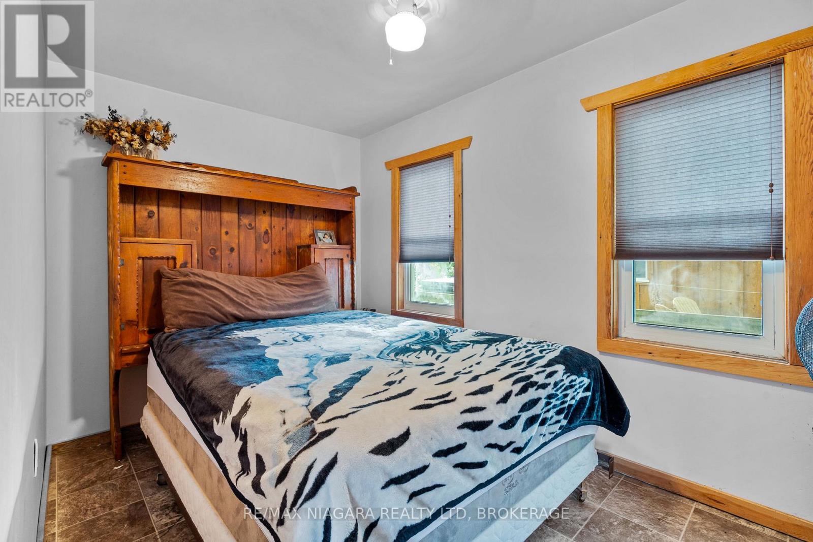 12213 LAKESHORE ROAD - 12