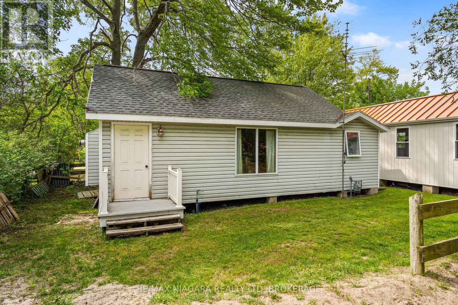 12213 LAKESHORE ROAD - 6