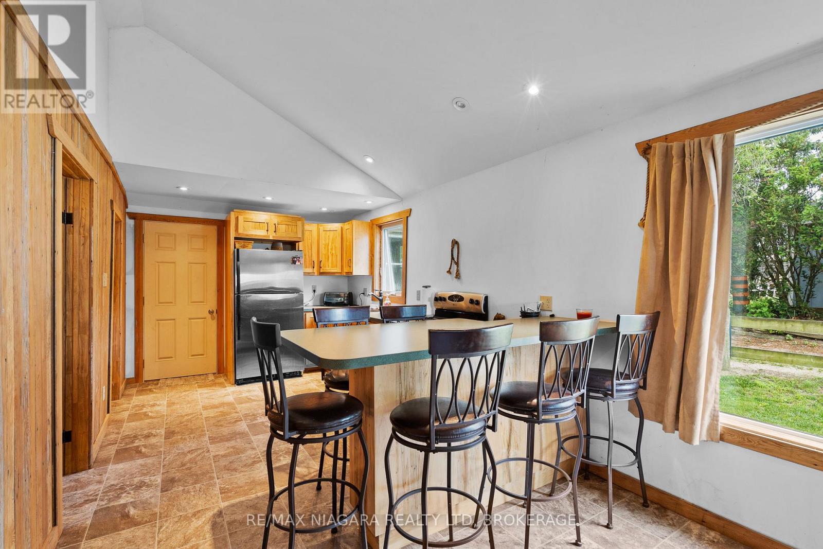 12213 LAKESHORE ROAD - 8