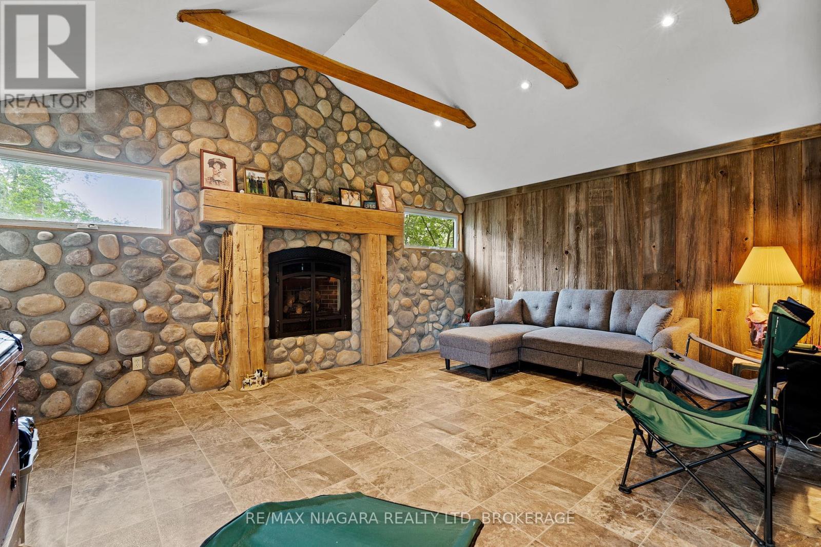 12213 LAKESHORE ROAD - 9