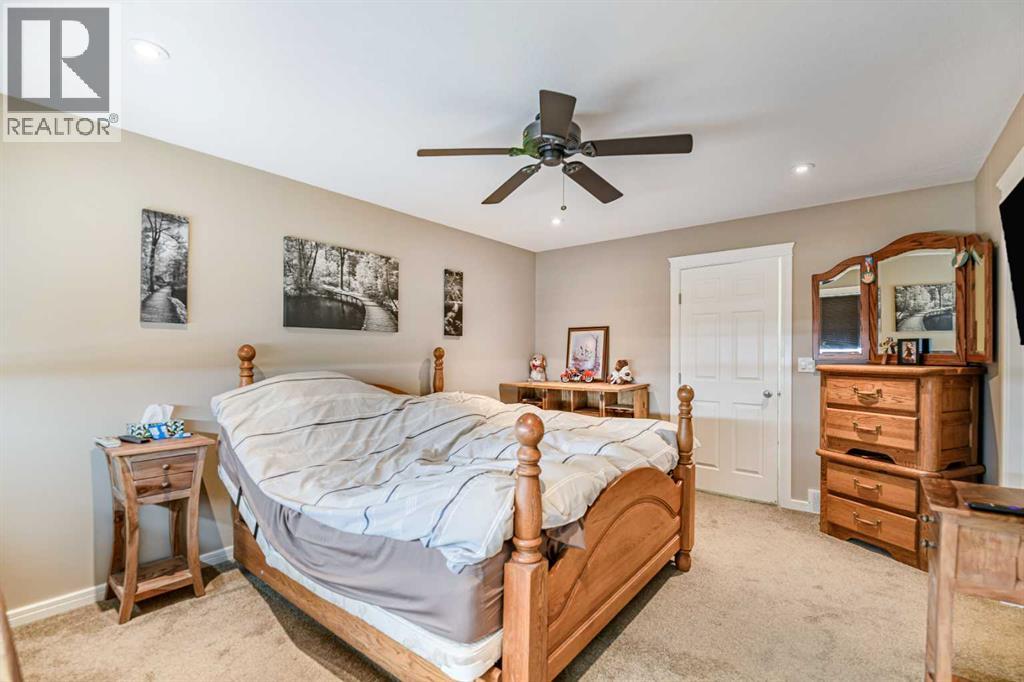 18 Mackenzie Crescent - 22