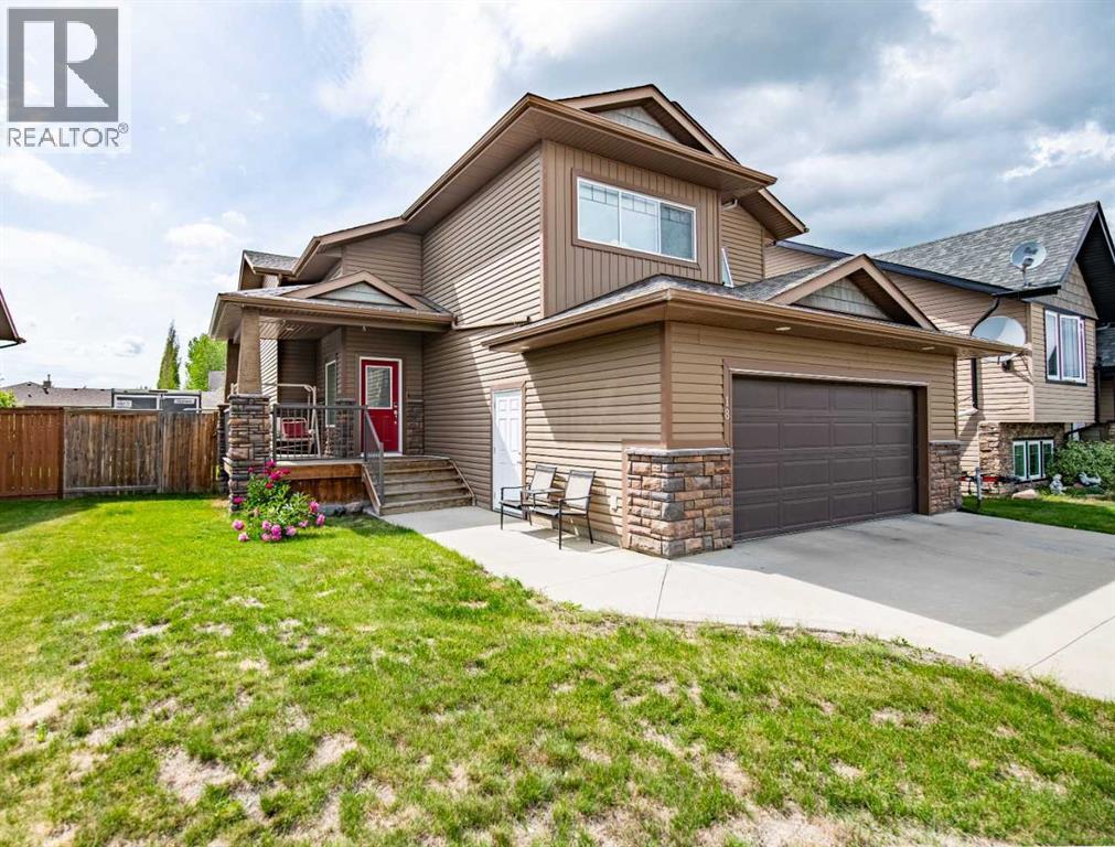 18 Mackenzie Crescent - 1