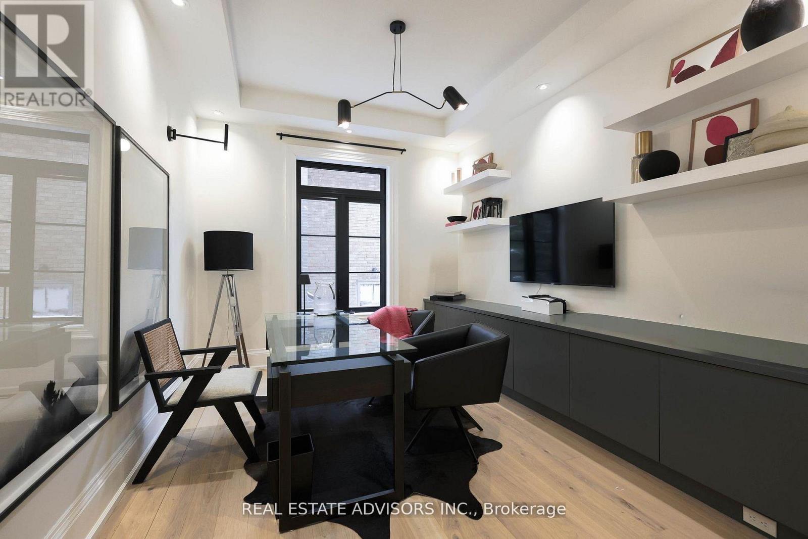 20 ARROWSTOOK ROAD - 18
