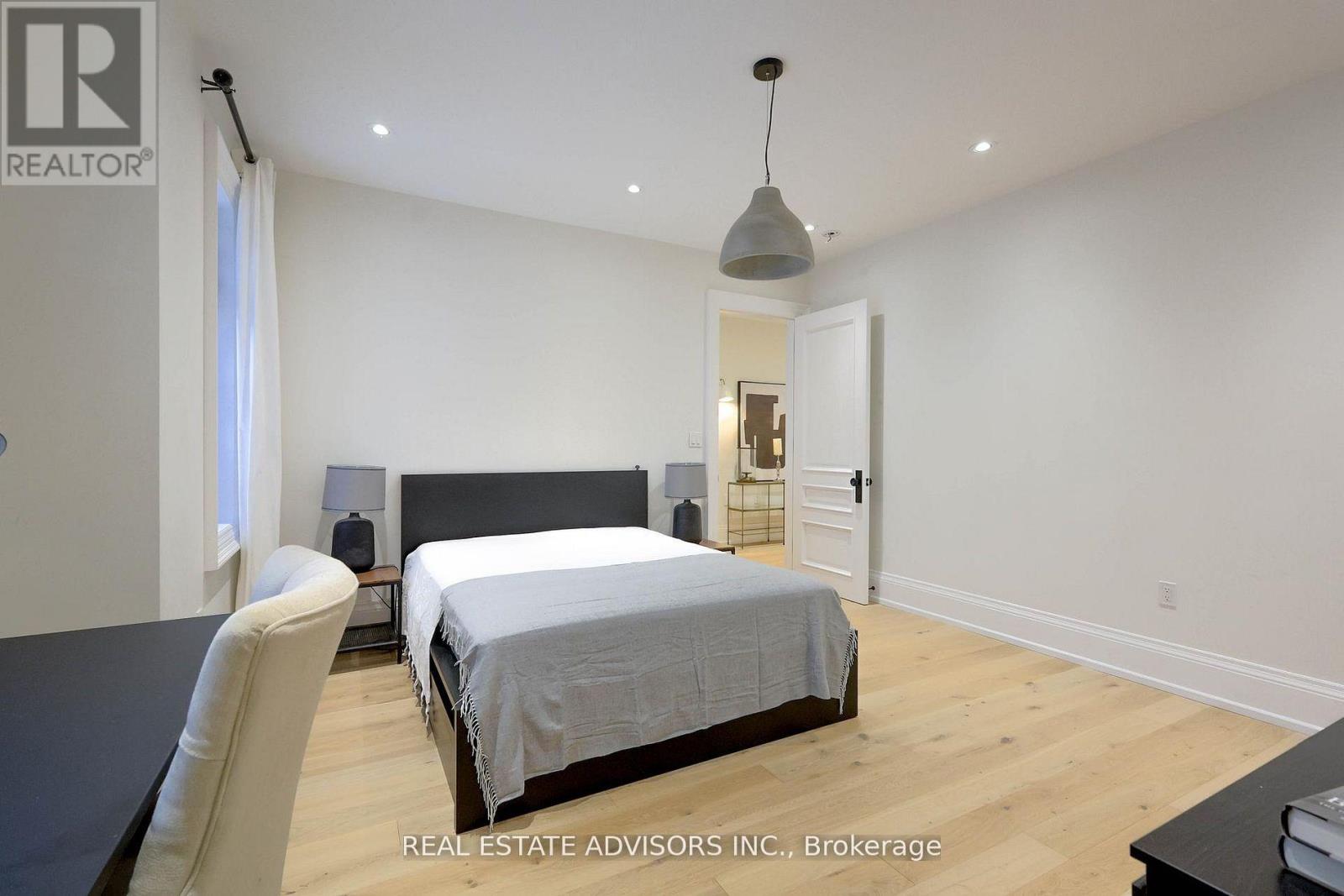 20 ARROWSTOOK ROAD - 35