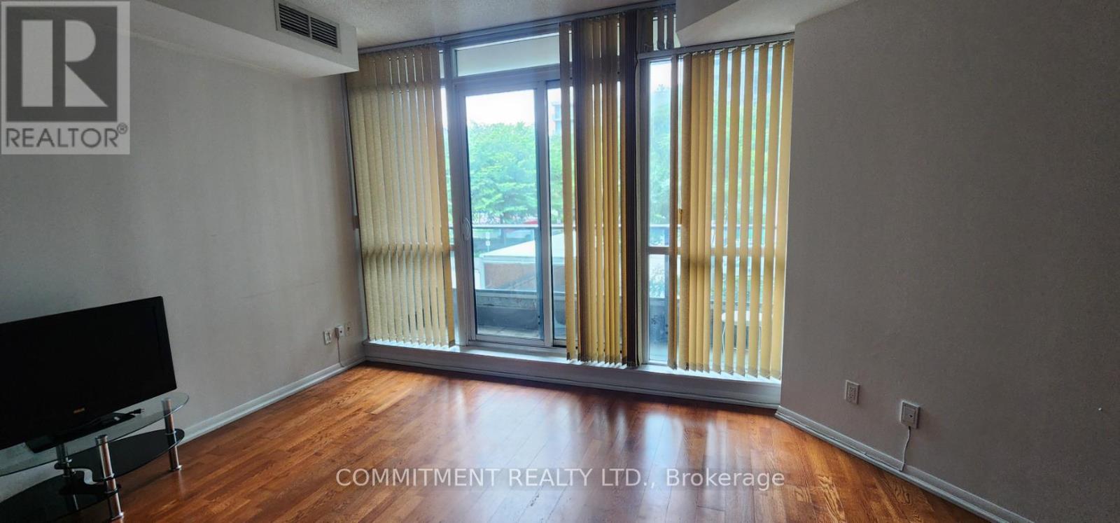 ##215 215 FORT YORK BOULEVARD - 4