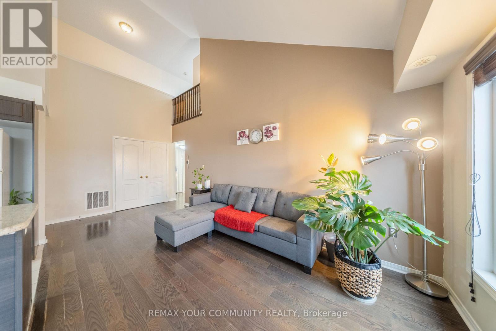 #48 651F WARDEN AVENUE - 11