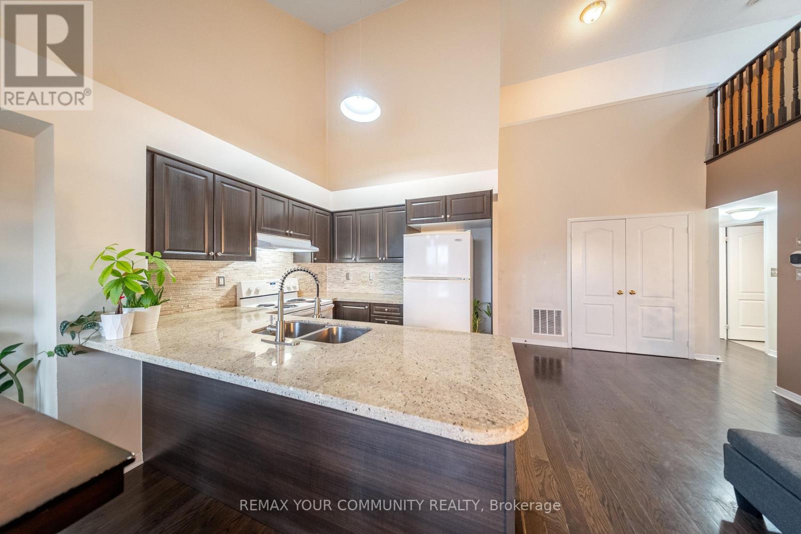 #48 651F WARDEN AVENUE - 17