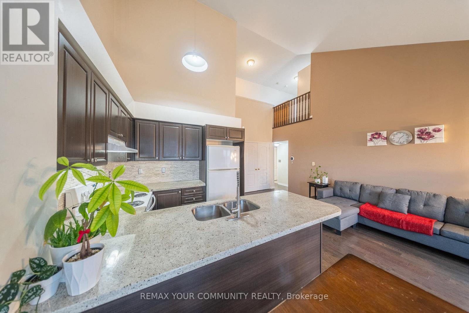 #48 651F WARDEN AVENUE - 20