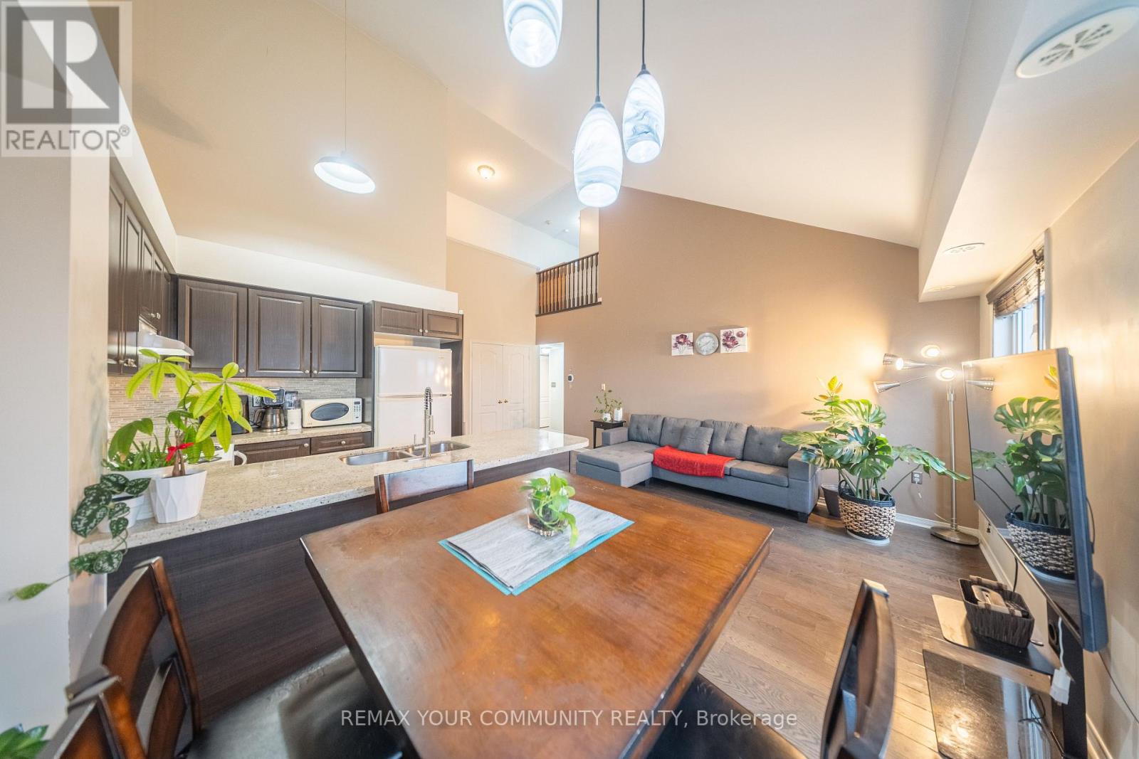 #48 651F WARDEN AVENUE - 27