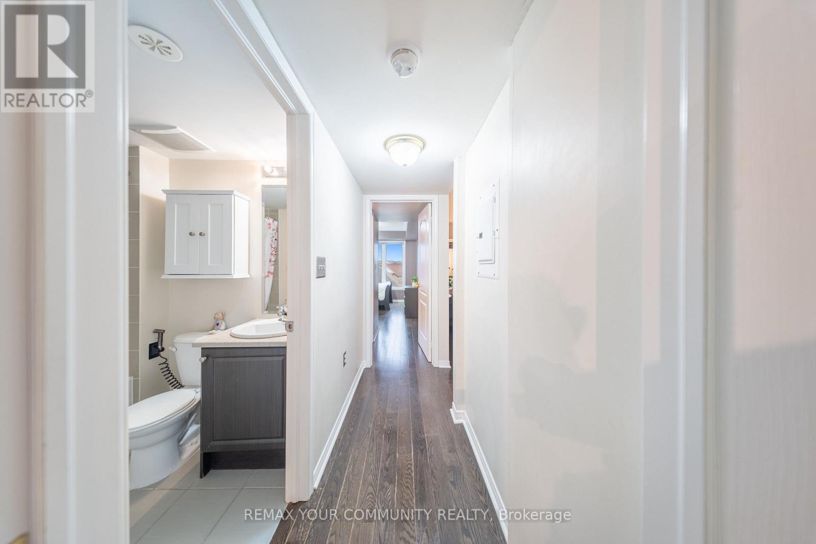 #48 651F WARDEN AVENUE - 29