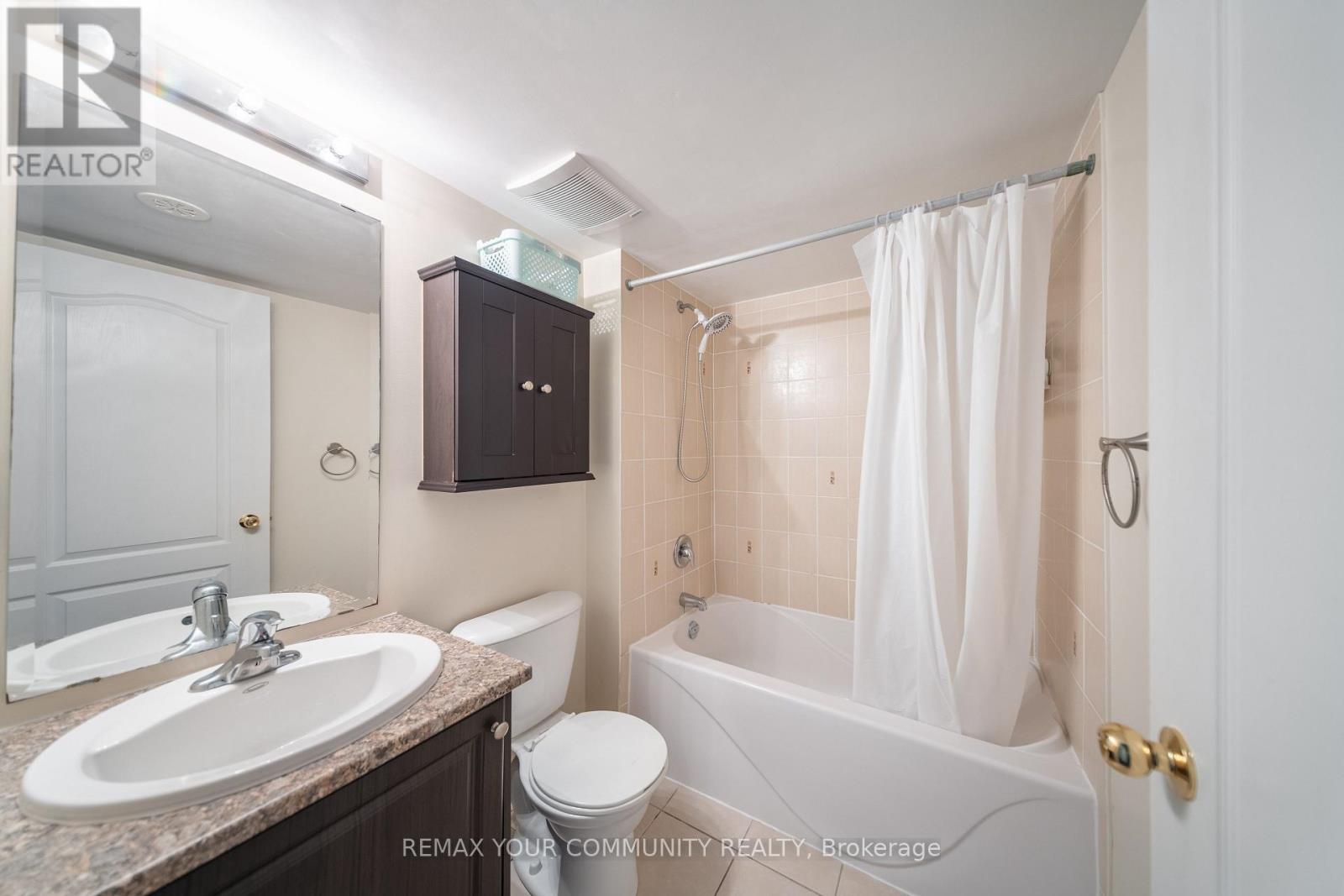 #48 651F WARDEN AVENUE - 33