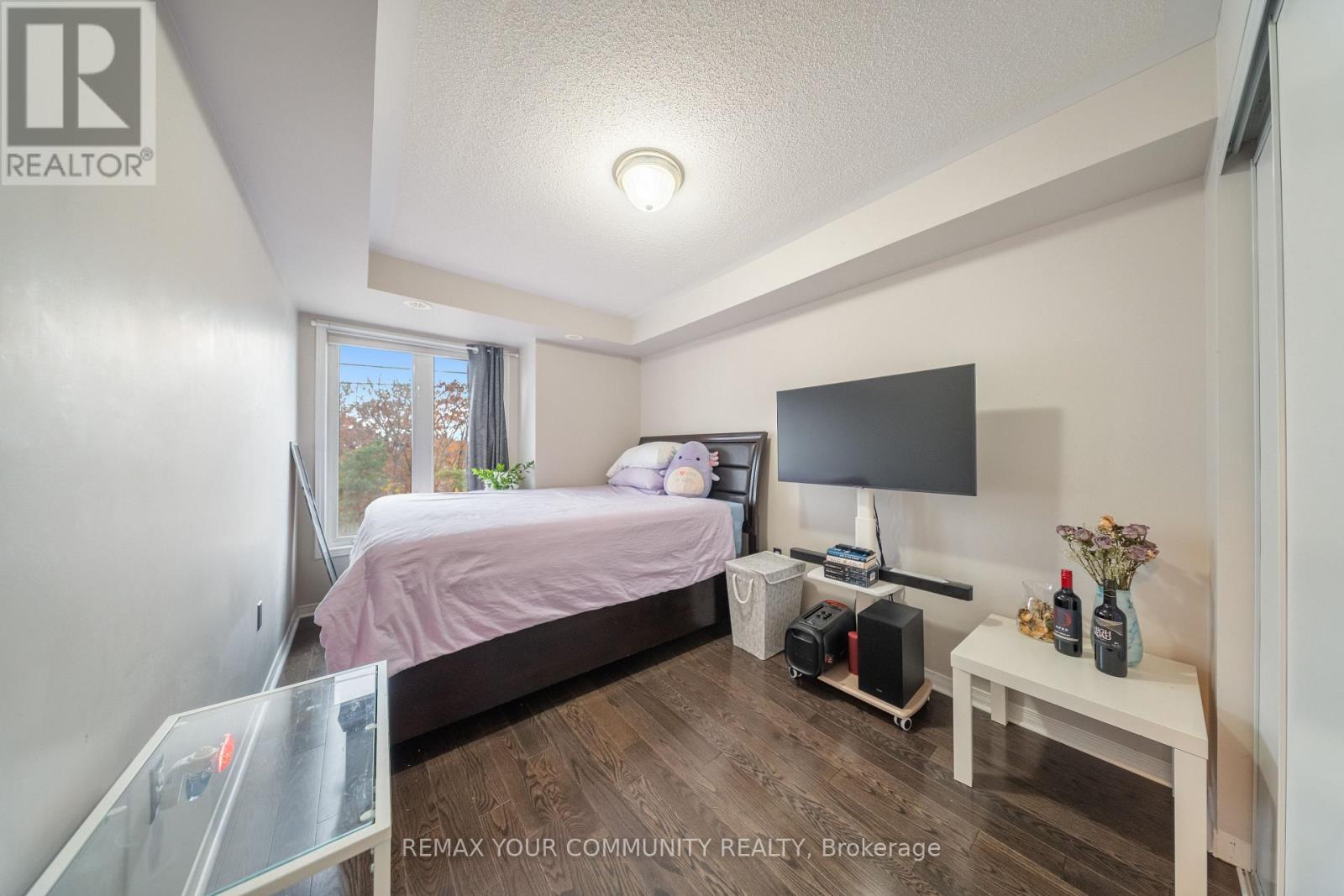 #48 651F WARDEN AVENUE - 38