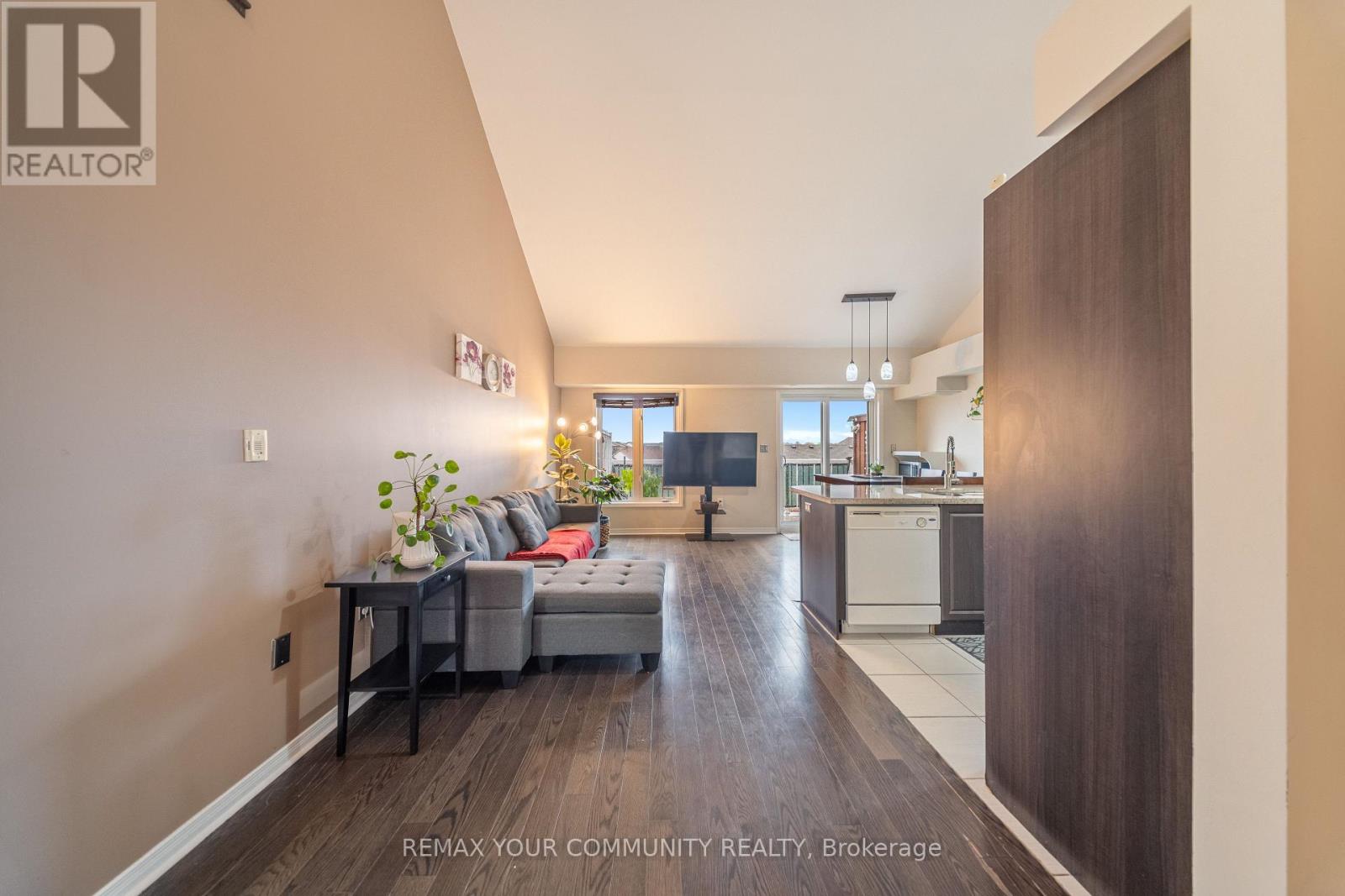 #48 651F WARDEN AVENUE - 9