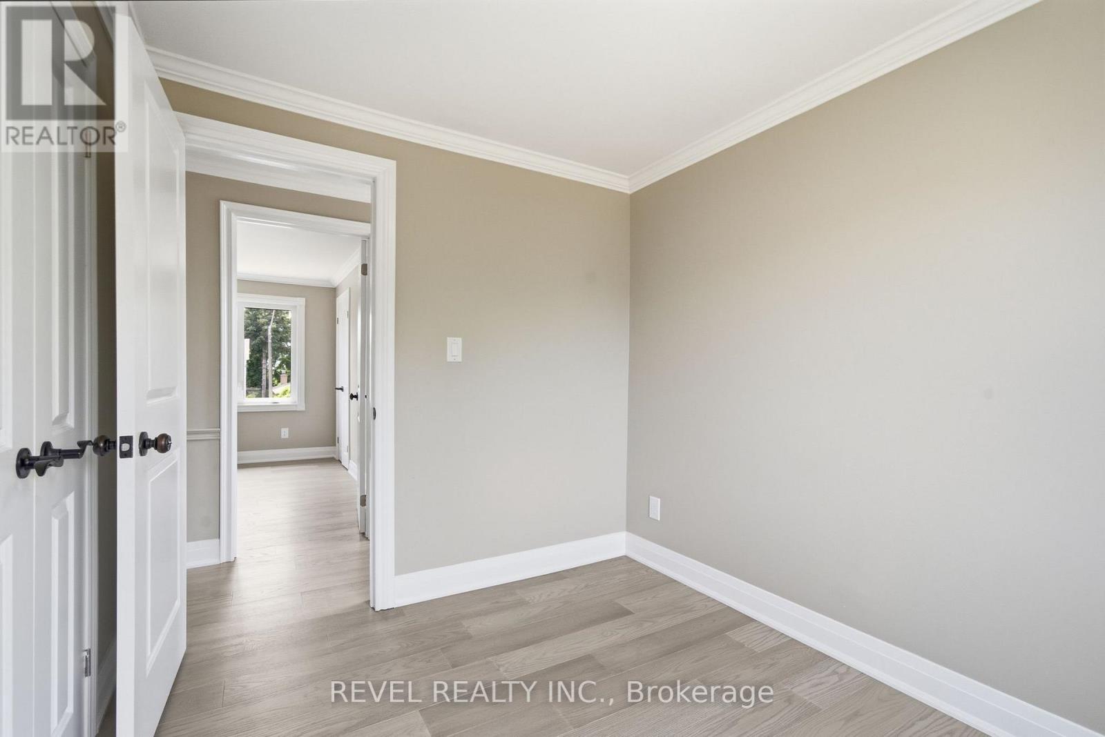 96 BOLLAND CRESCENT - 24