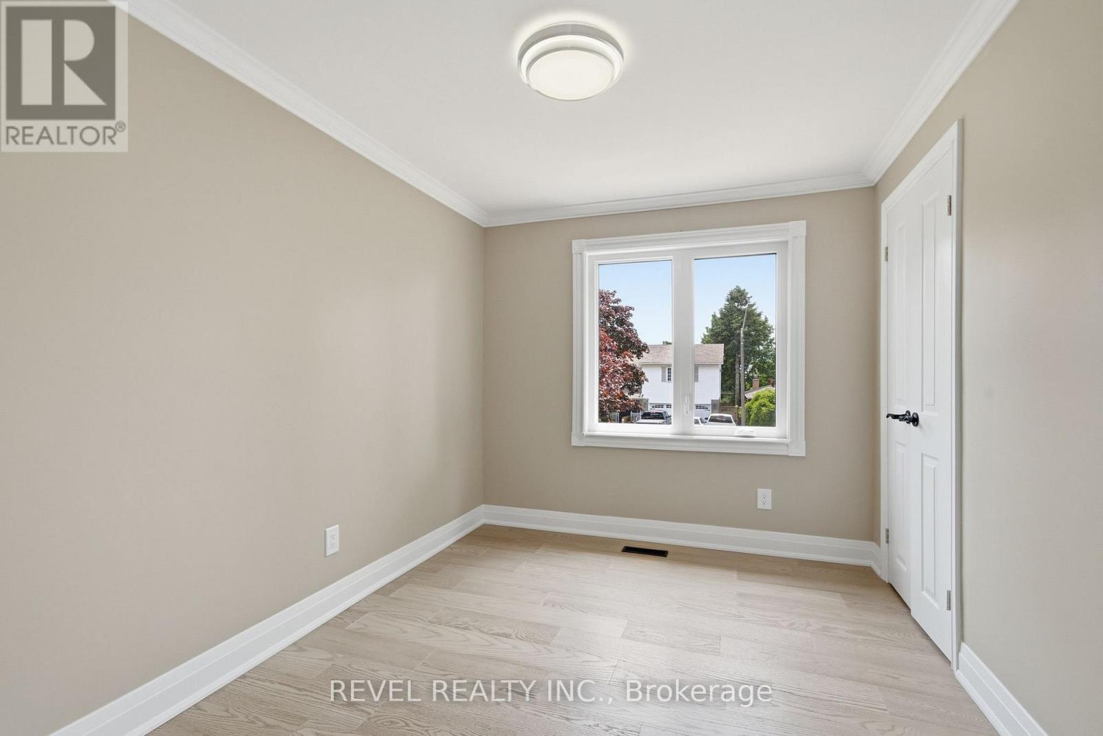 96 BOLLAND CRESCENT - 26