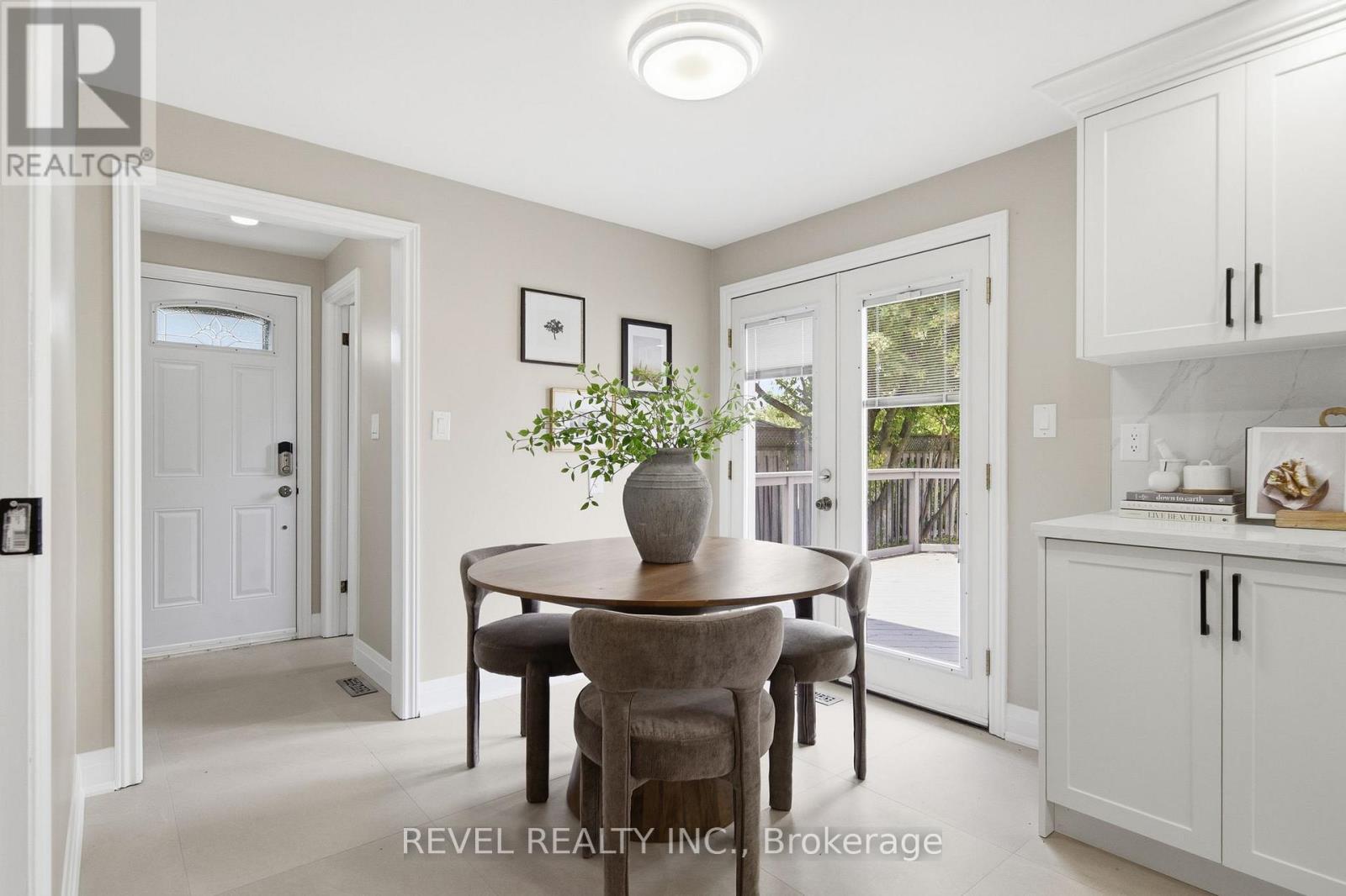 96 BOLLAND CRESCENT - 7