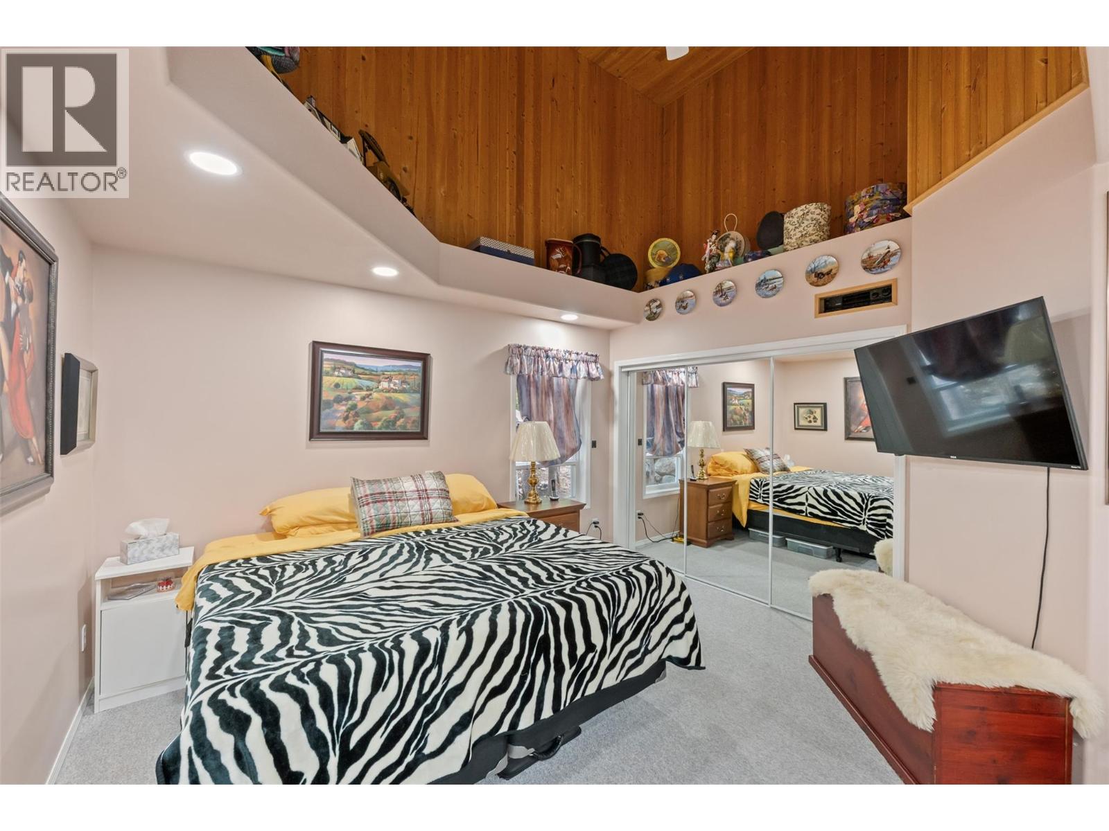 200 COUGAR Road - 43