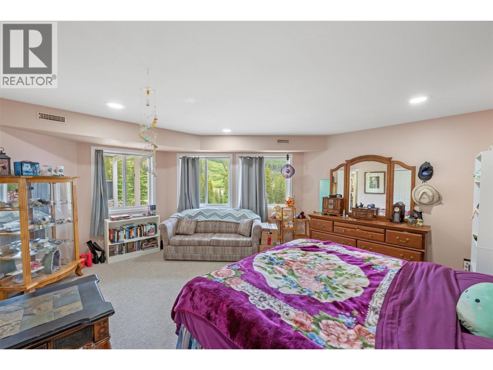 200 COUGAR Road - 64