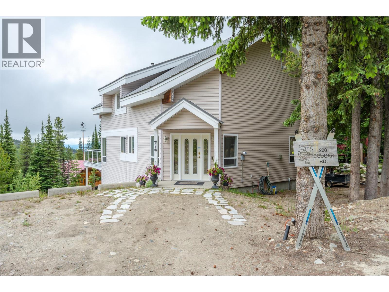 200 COUGAR Road - 77