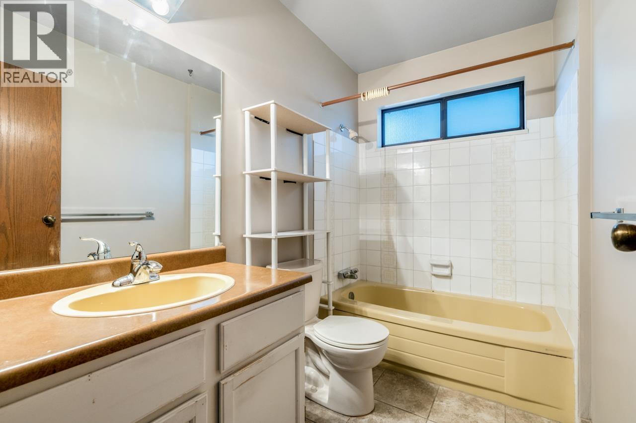 11121 KINGSBRIDGE Drive, Richmond