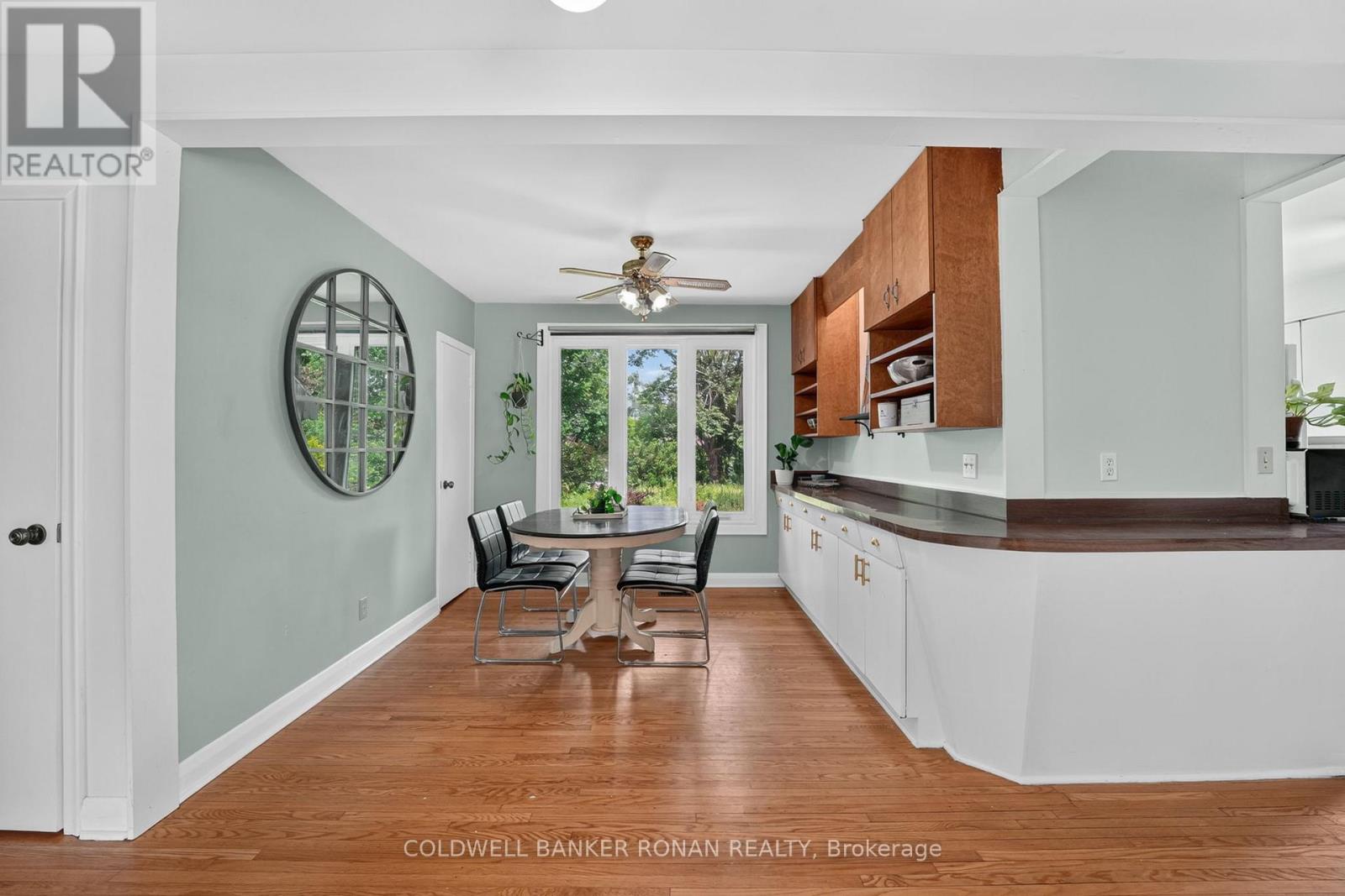 9 VINE STREET - 14